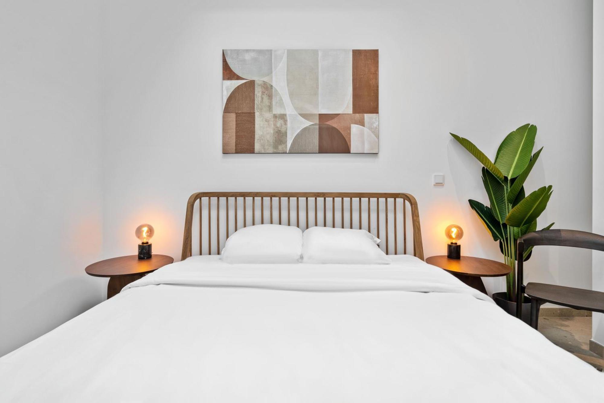 Apartment Modern In Clausen With Wifi, Kitchen & Workspace *